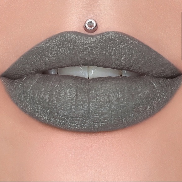 NIB Jeffree Star Velvet Trap in Drill Sergeant - Picture 1 of 2